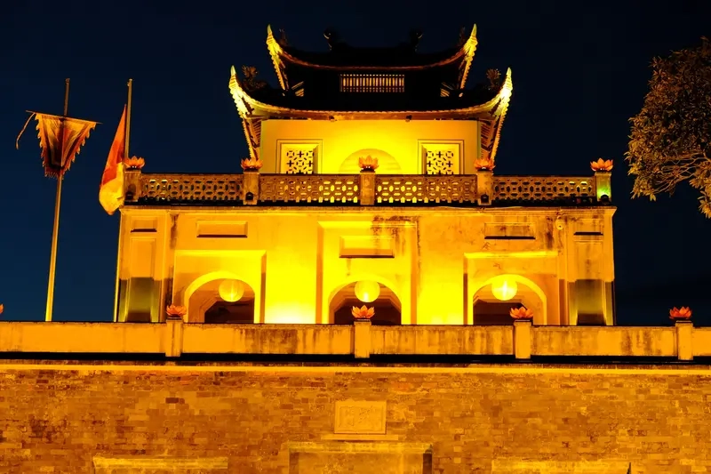 Khu trung tâm hoàng thành thăng long luôn thu hút du khách đến khám phá