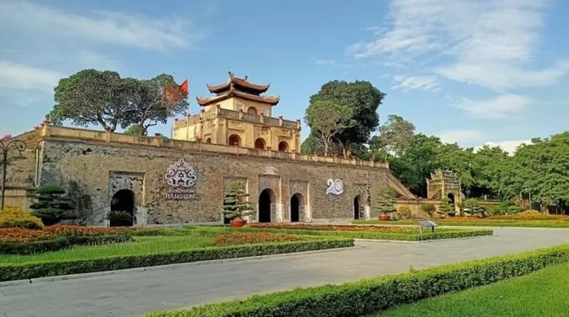Khám phá cấu trúc hoàng thành thăng long qua những bức ảnh đẹp