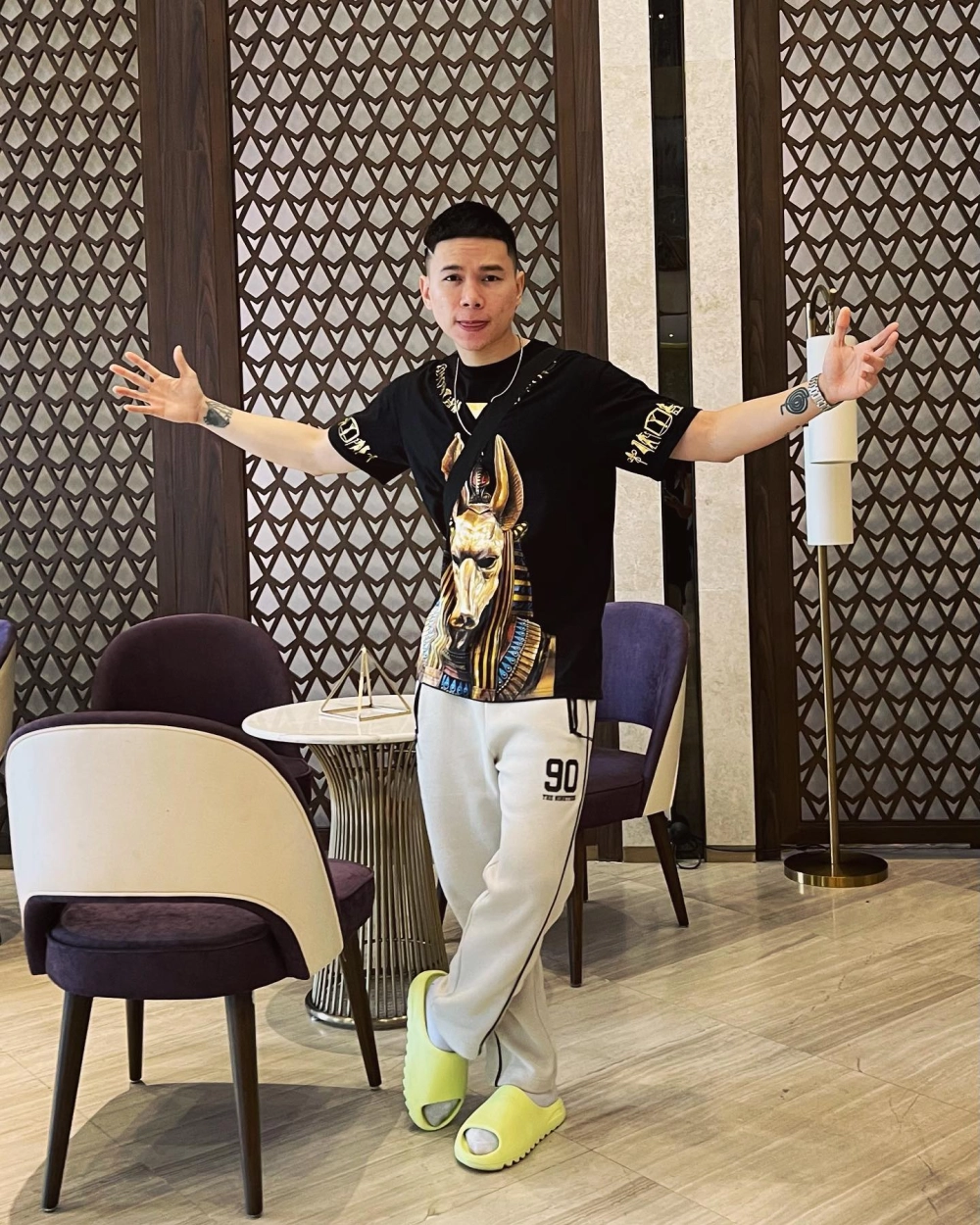 Hoàng Tôn là ai ca sĩ nhạc sĩ tài năng