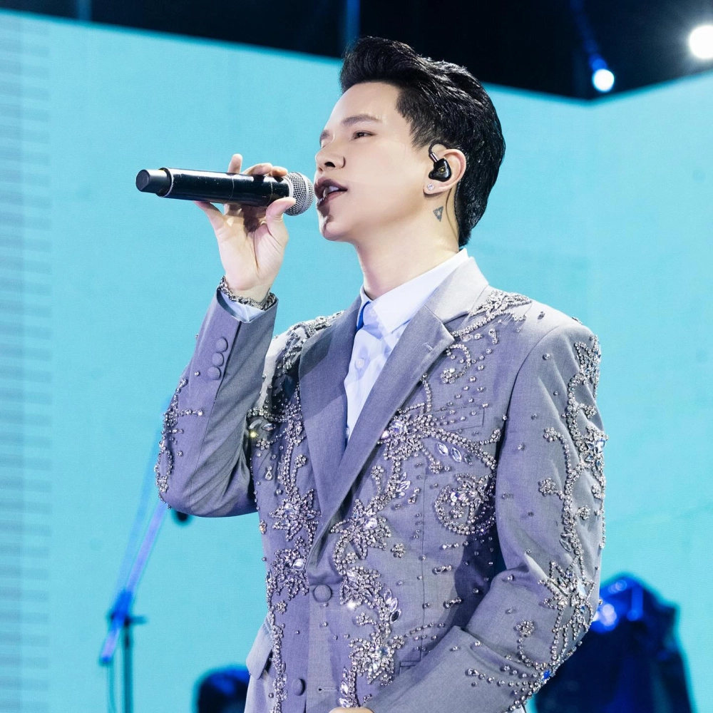 Hoàng Tôn yêu em rất nhiều lyrics triệu tim