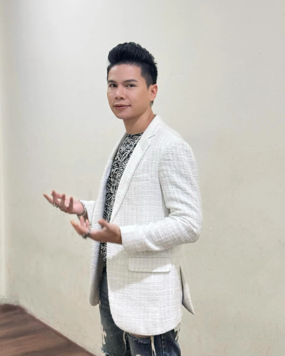 Mê đắm Hoàng Tôn bản hit gợi cảm xúc