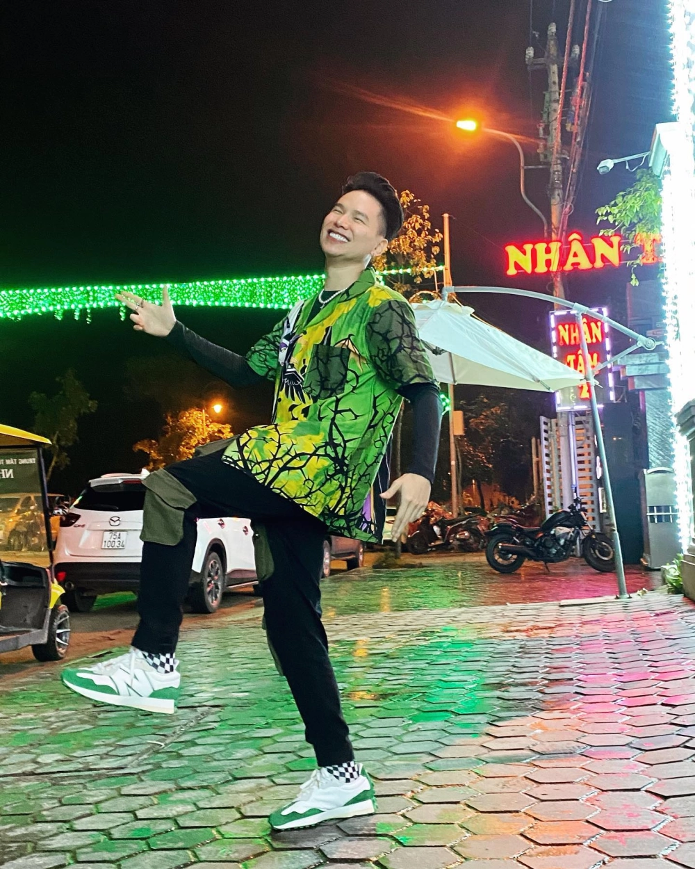 Hoàng Tôn là gì ca sĩ đa tài nhạc trẻ