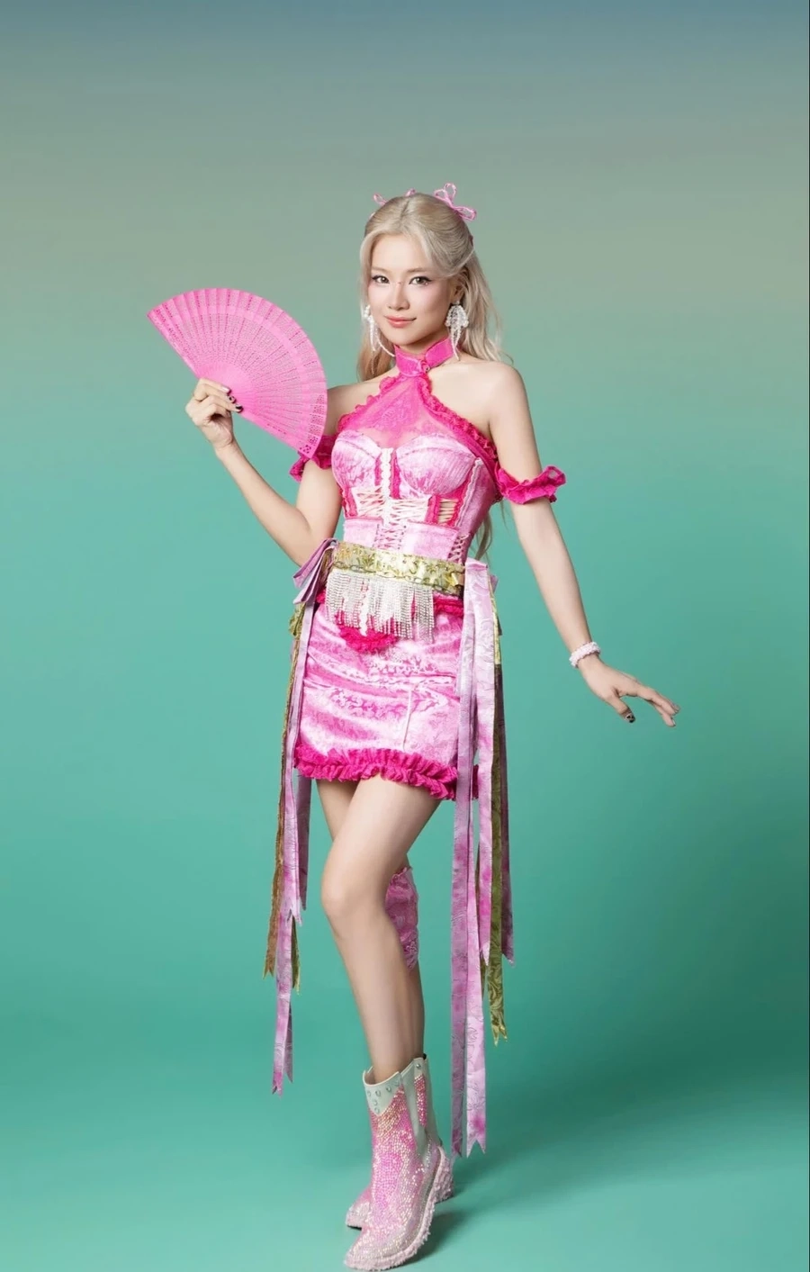 Bí mật nhỏ Hoàng yến Chibi trong âm nhạc đầy duyên dáng