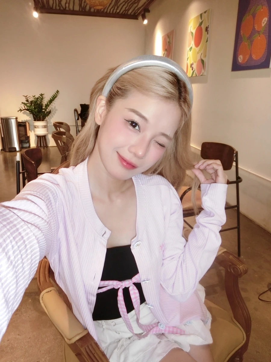 Cánh hoa tổn thương Hoàng yến Chibi chạm đến trái tim người nghe