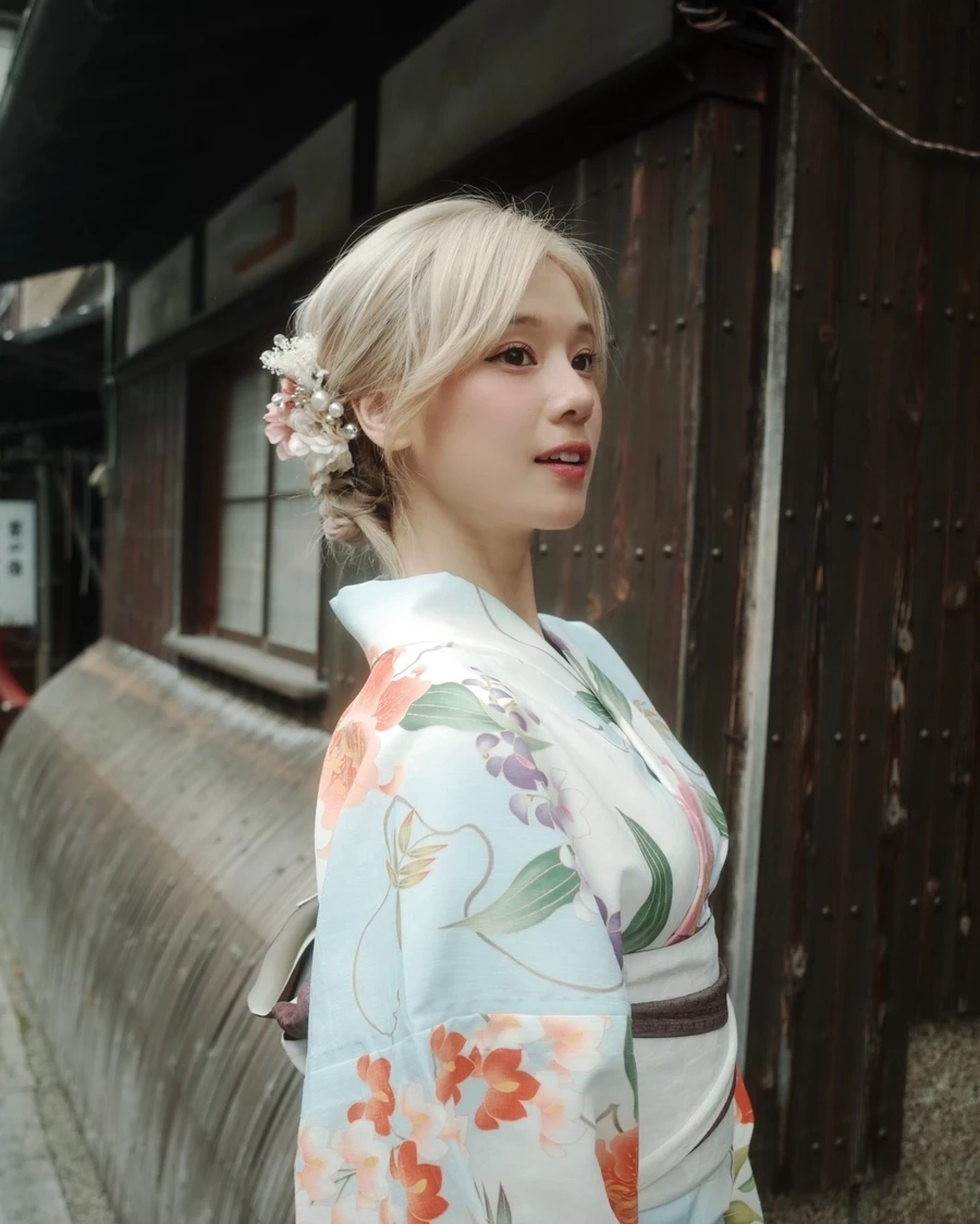 Theo dõi Hoàng yến Chibi Instagram để cập nhật khoảnh khắc đời thường