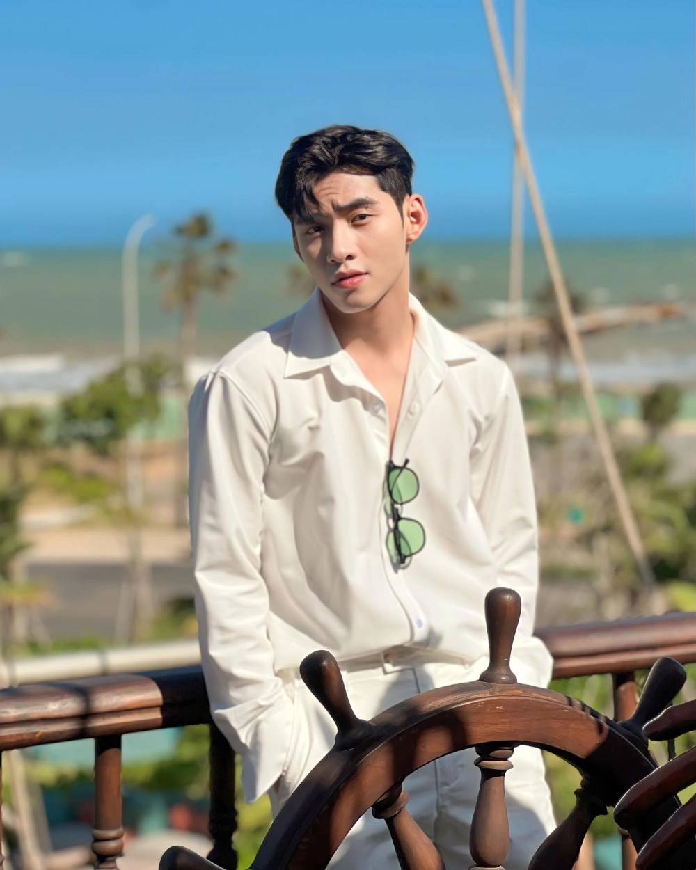 Hùng Huỳnh livestream trò chuyện cực gần gũi cùng fan mỗi tuần