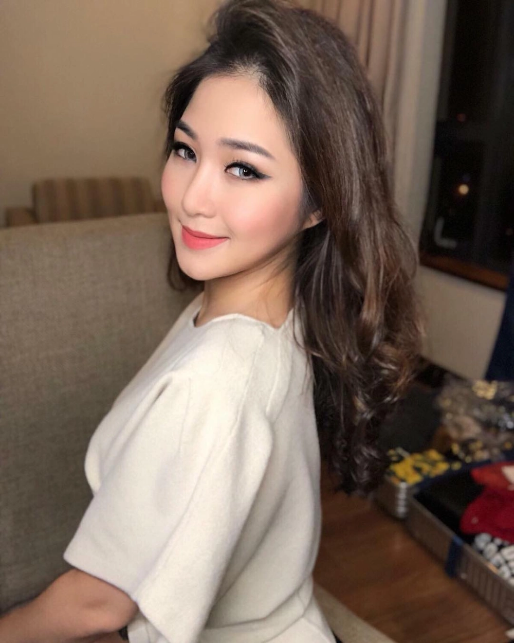 Tìm hiểu về Hương Tràm là ai và sự nghiệp ca hát của cô