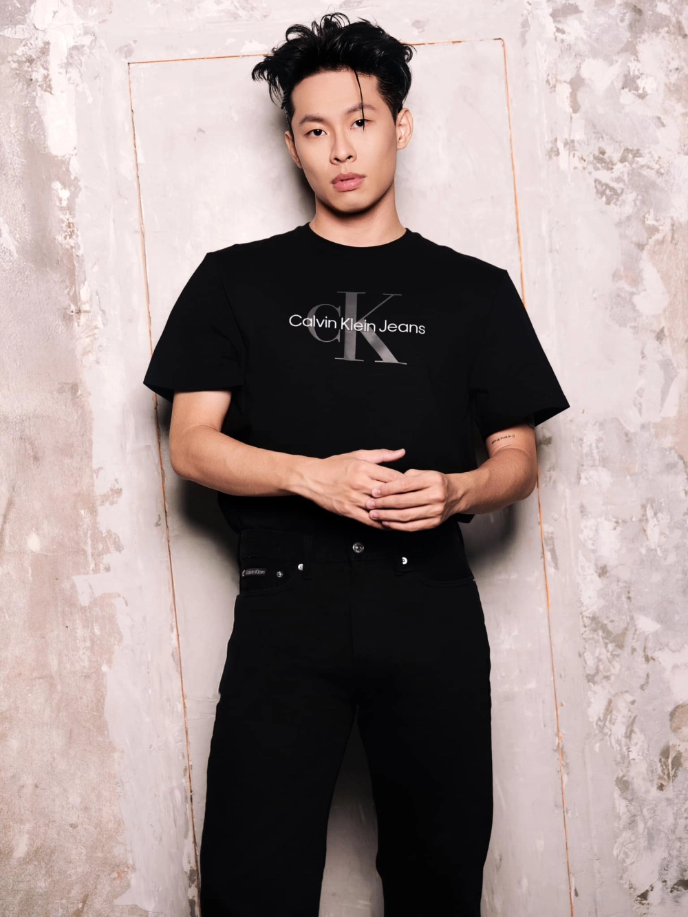 Hùng Huỳnh livestream giao lưu cùng fan cực thân thiện