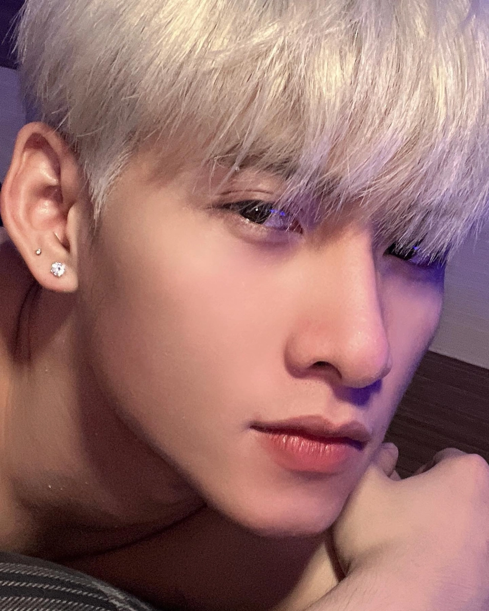 Hùng Huỳnh là ai mà gây bão mạng xã hội với visual cuốn hút