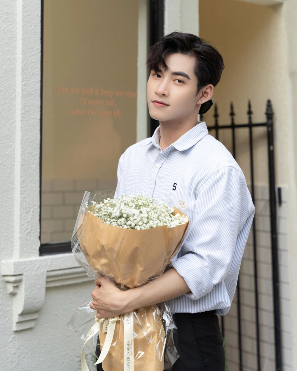 Hùng Huỳnh tên thật là gì luôn là câu hỏi fan muốn biết