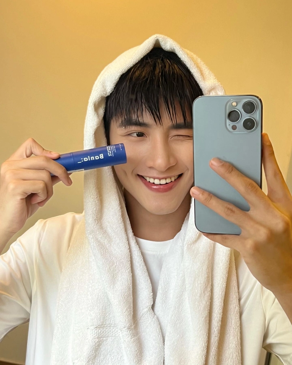 Chẳng Thể Nhắm Mắt Hùng Huỳnh Official gây nghiện từng giai điệu