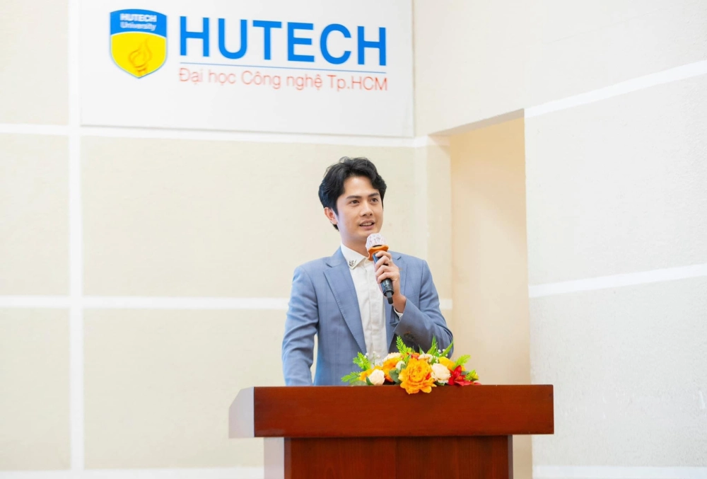Phong cách trẻ trung của huỳnh phương tuổi 32 vẫn hút mắt