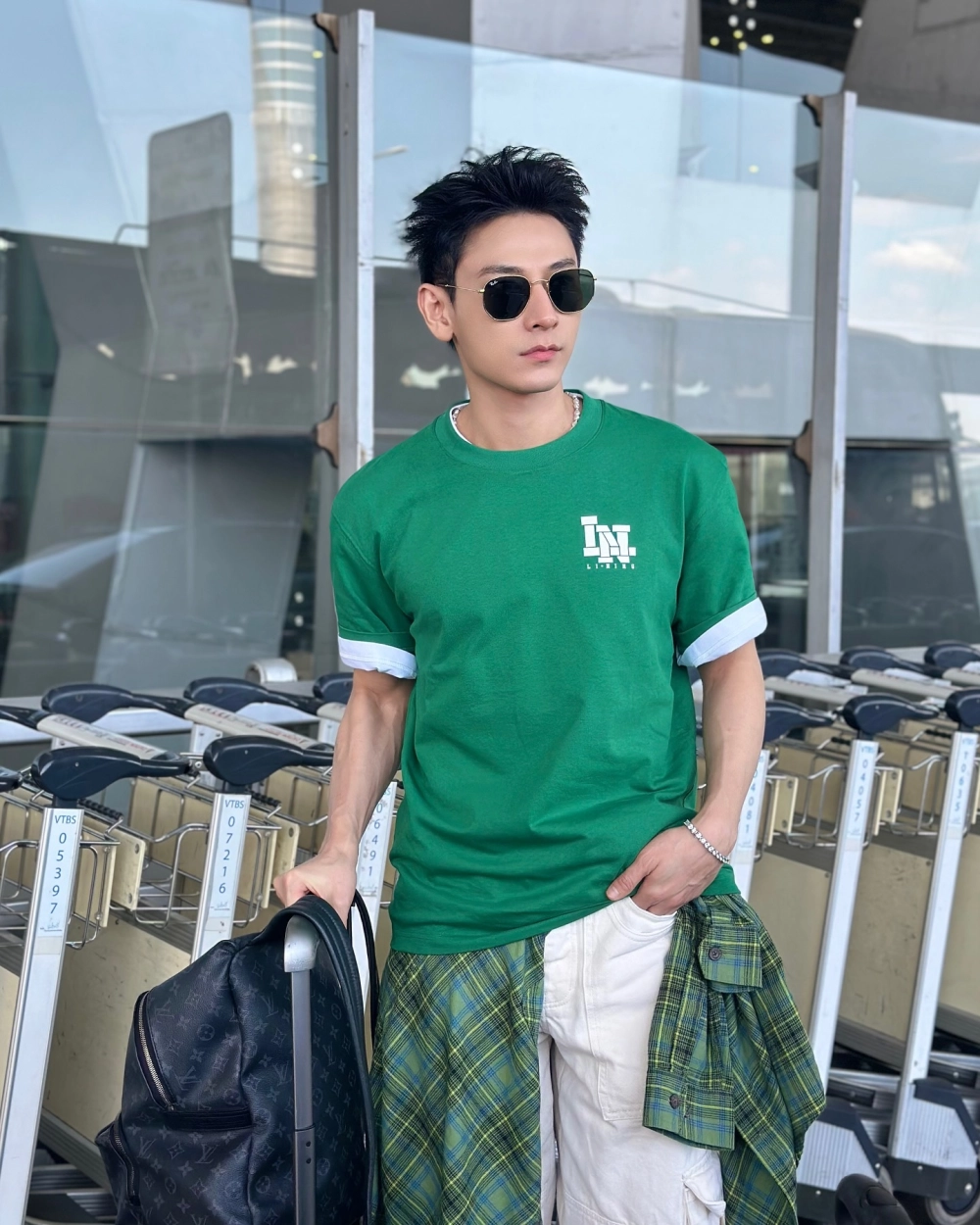 Isaac cao, vóc dáng chuẩn nam thần