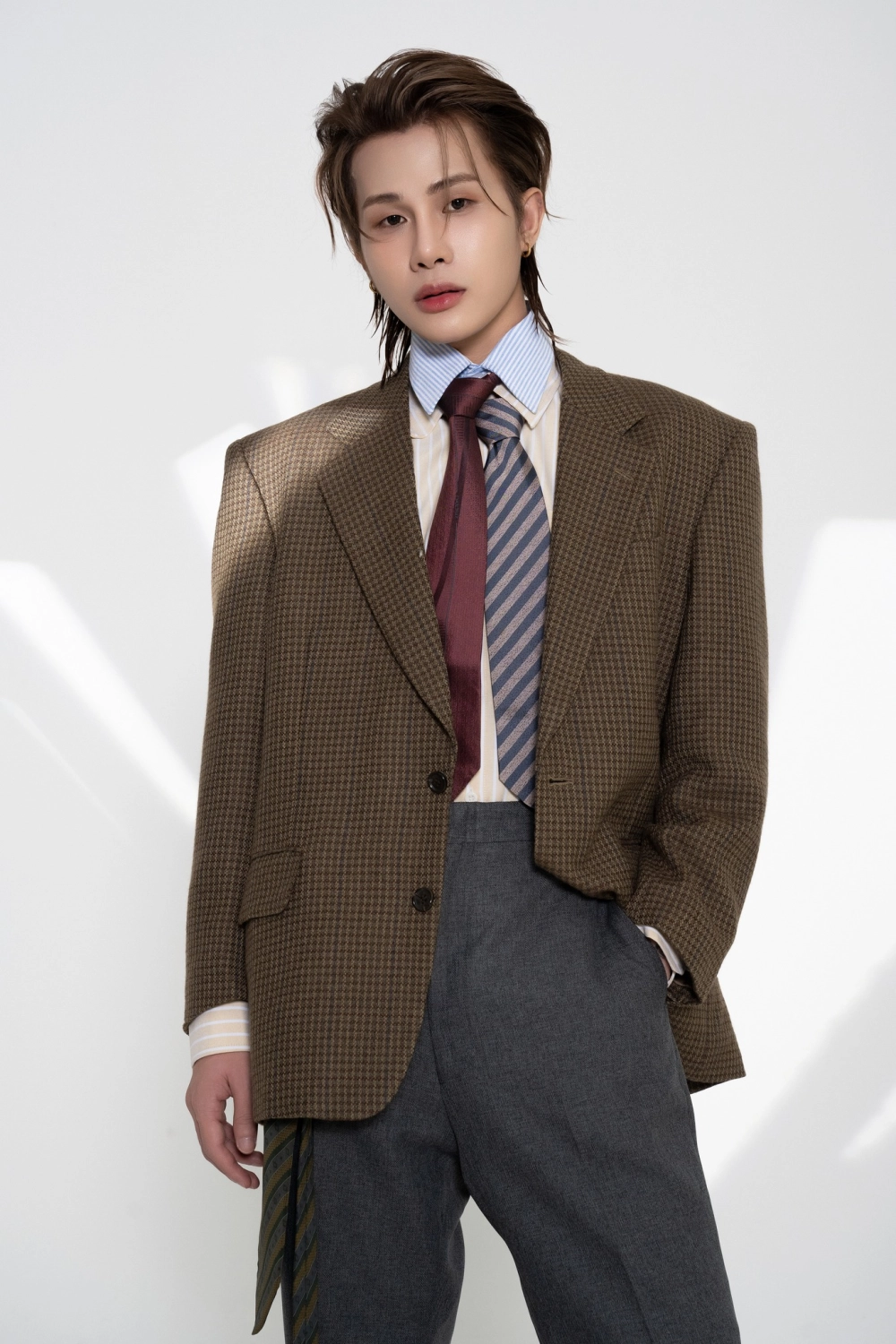 Jack mặc vest, phong cách lịch lãm hiếm thấy