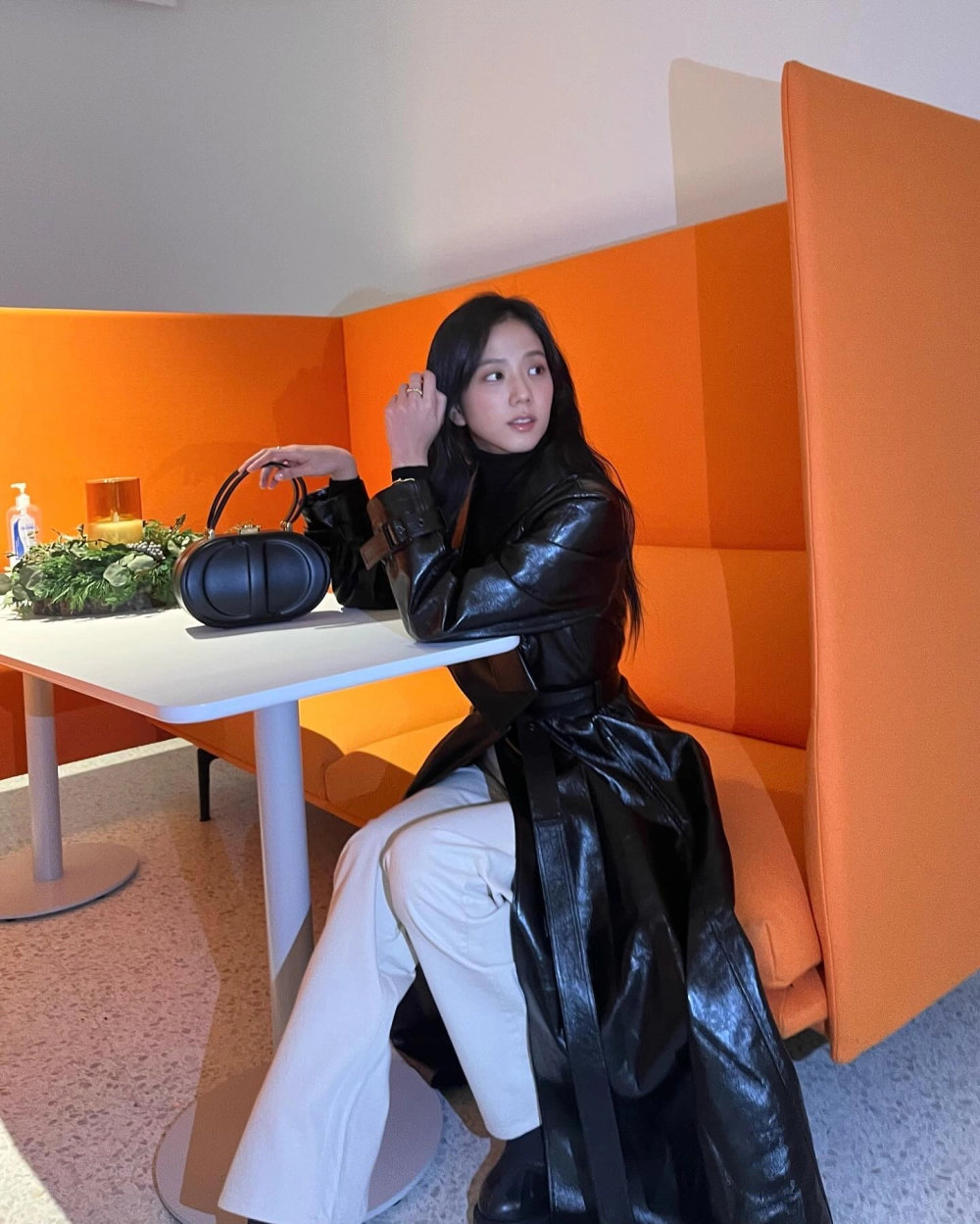 Jisoo YouTube channel, video triệu view