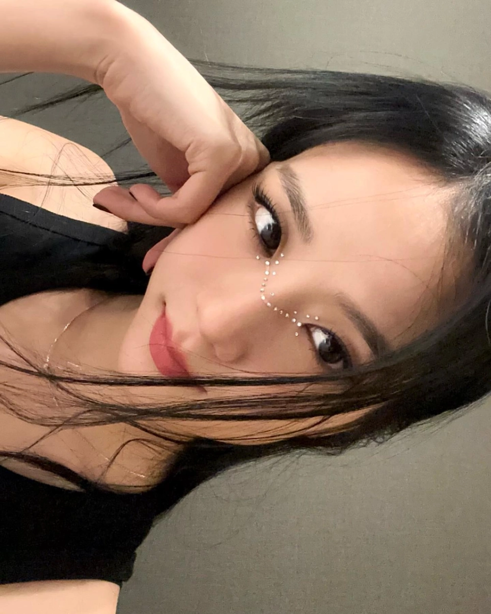 Jisoo Twitter, cập nhật khoảnh khắc đáng yêu