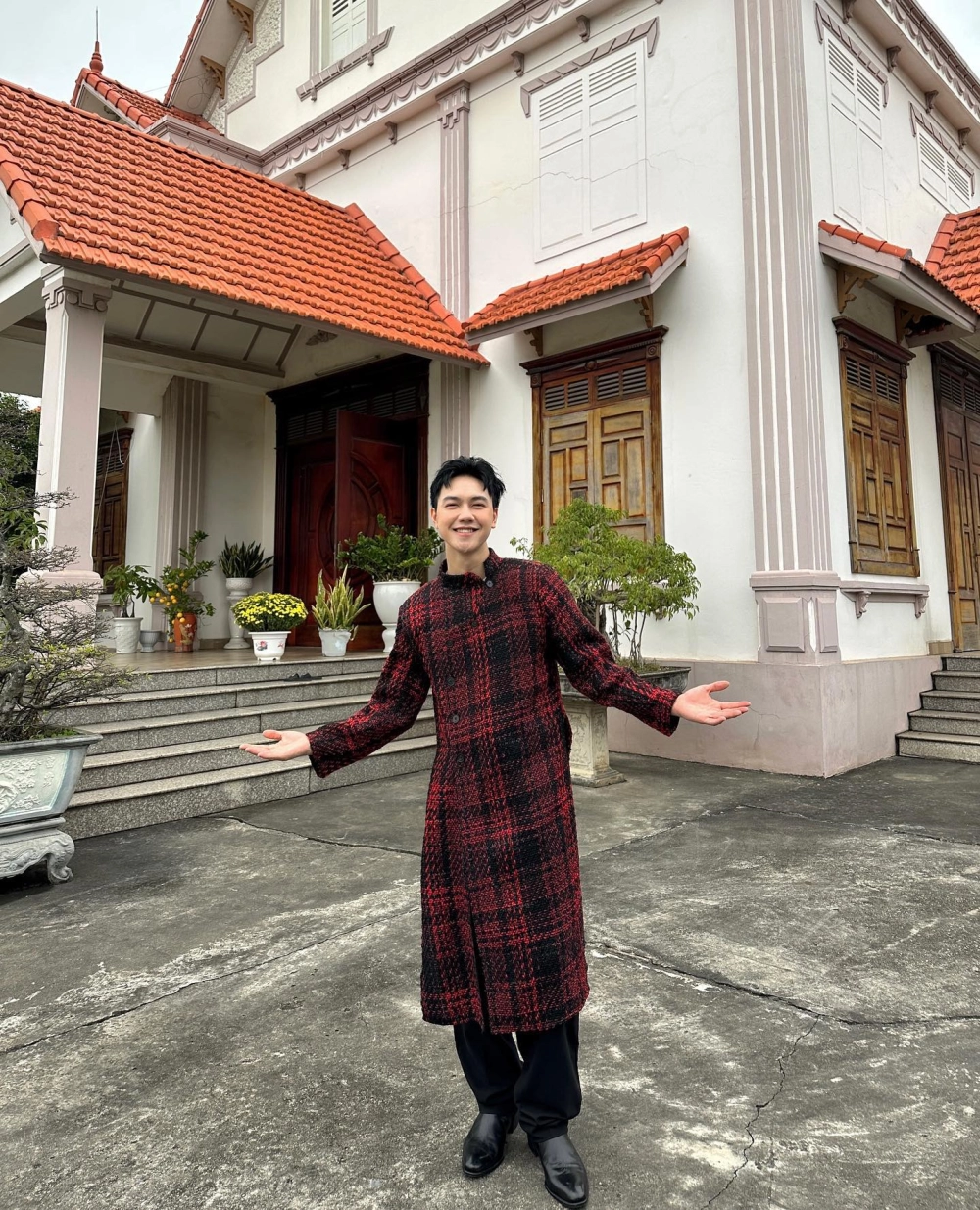 Khám phá thông tin về JSol cao bao nhiêu và chiều cao của anh.