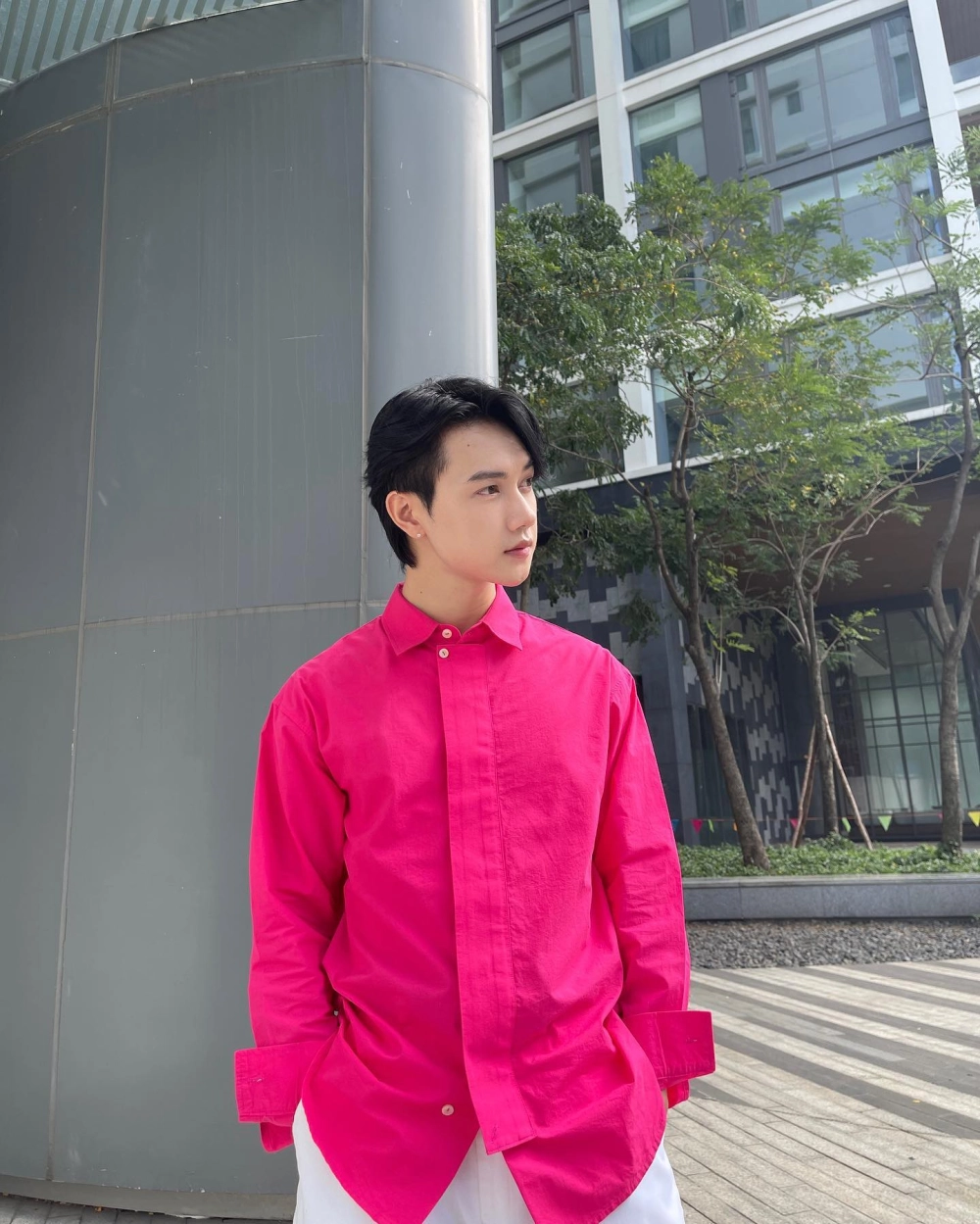 Tìm hiểu lời bài hát JSol Lặng mùa thu đi qua và cảm xúc mà ca khúc này mang lại.