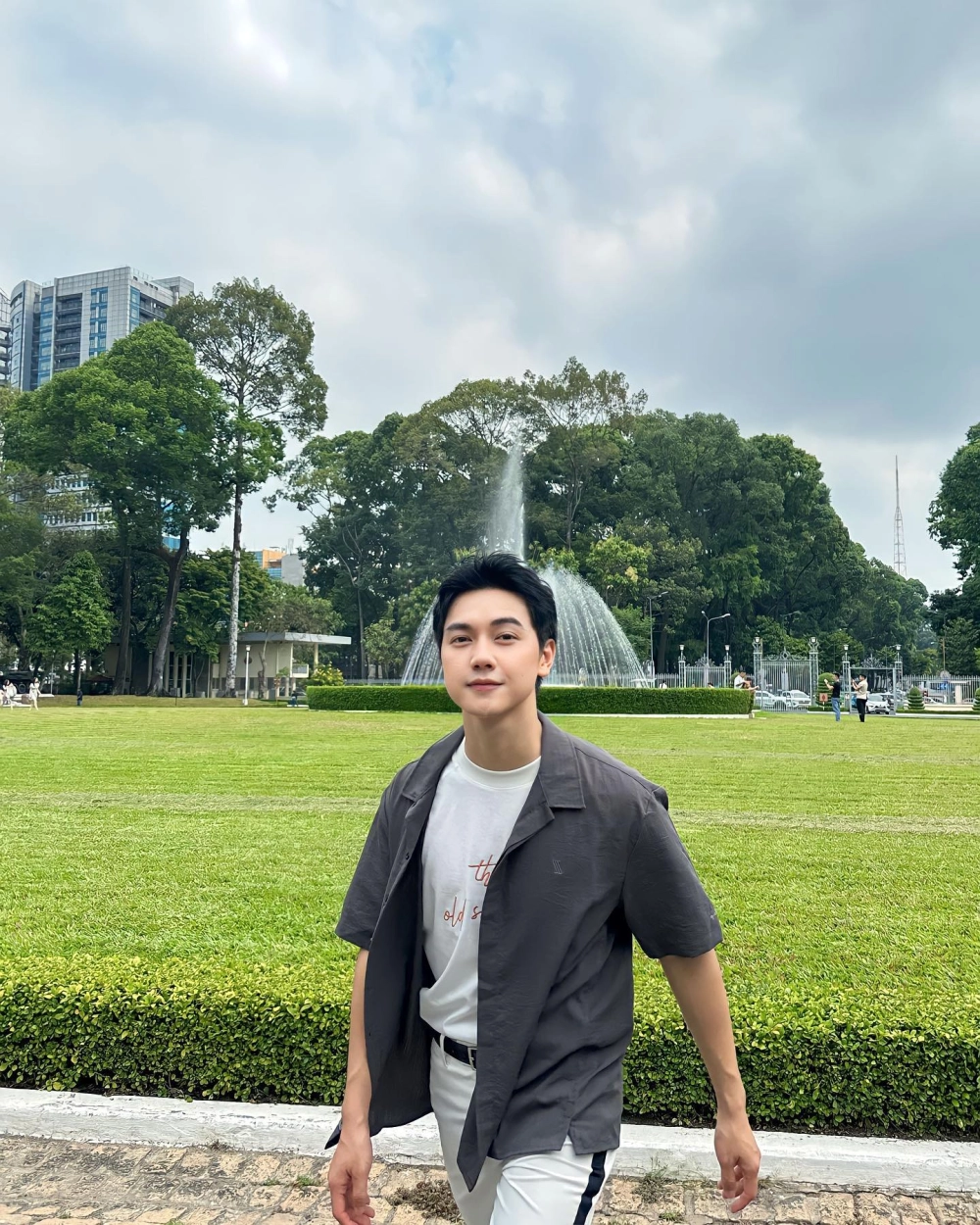 Tìm hiểu lời bài hát JSol giá như em nhìn lại và cảm nhận về ca khúc này.