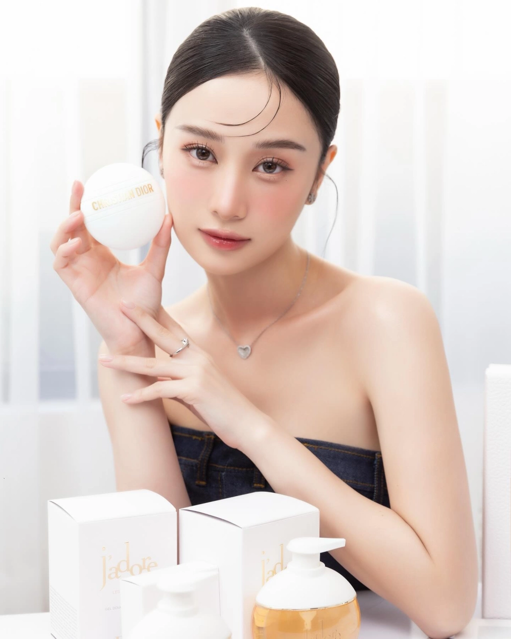 Tiểu sử Jun Vũ từ mẫu Thái đến diễn viên