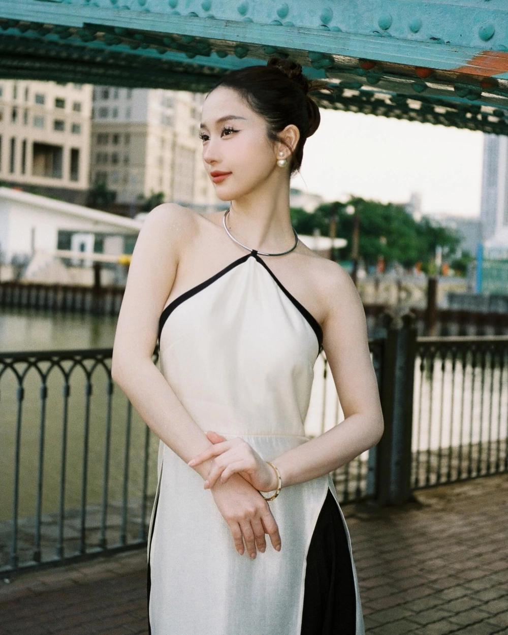 Jun Vũ chiều cao 1m62 nhỏ nhắn cuốn hút