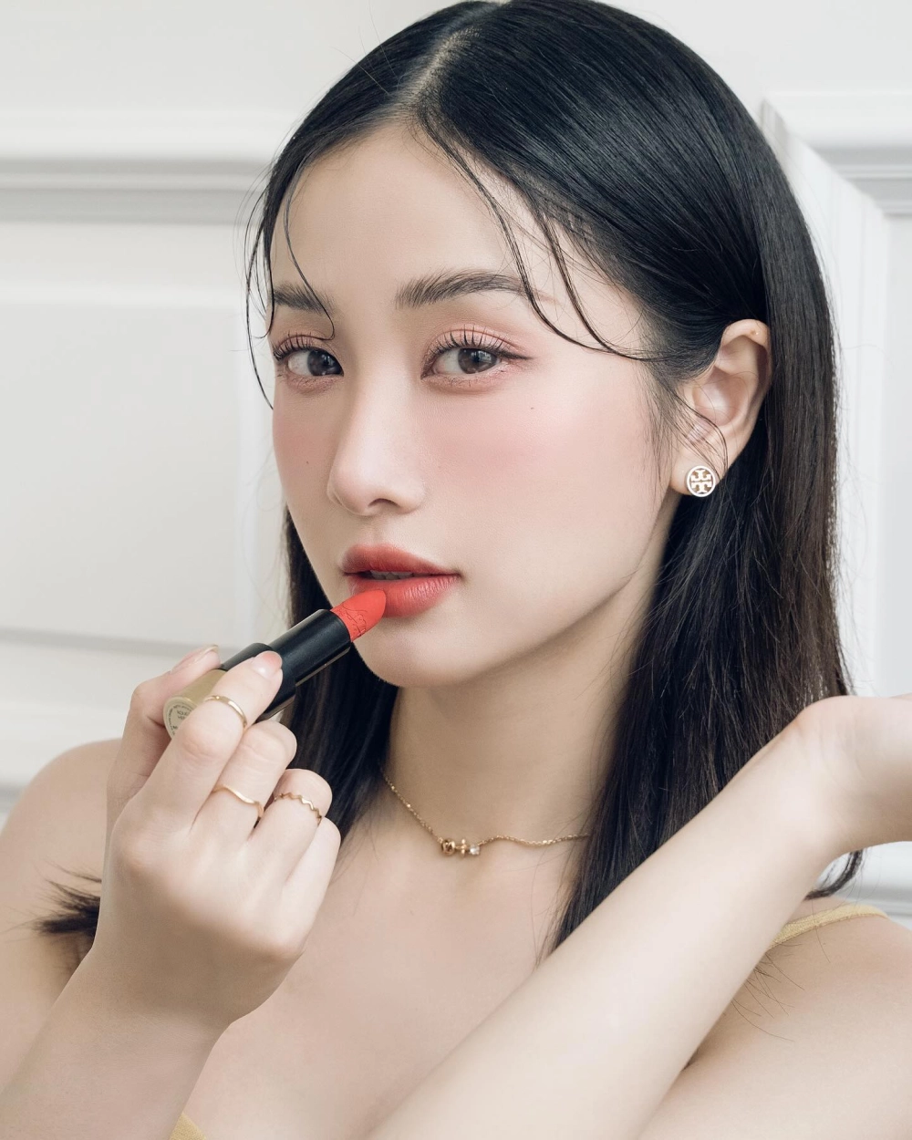 Tháng Năm Rực Rỡ Jun Vũ thần thái ngút trời