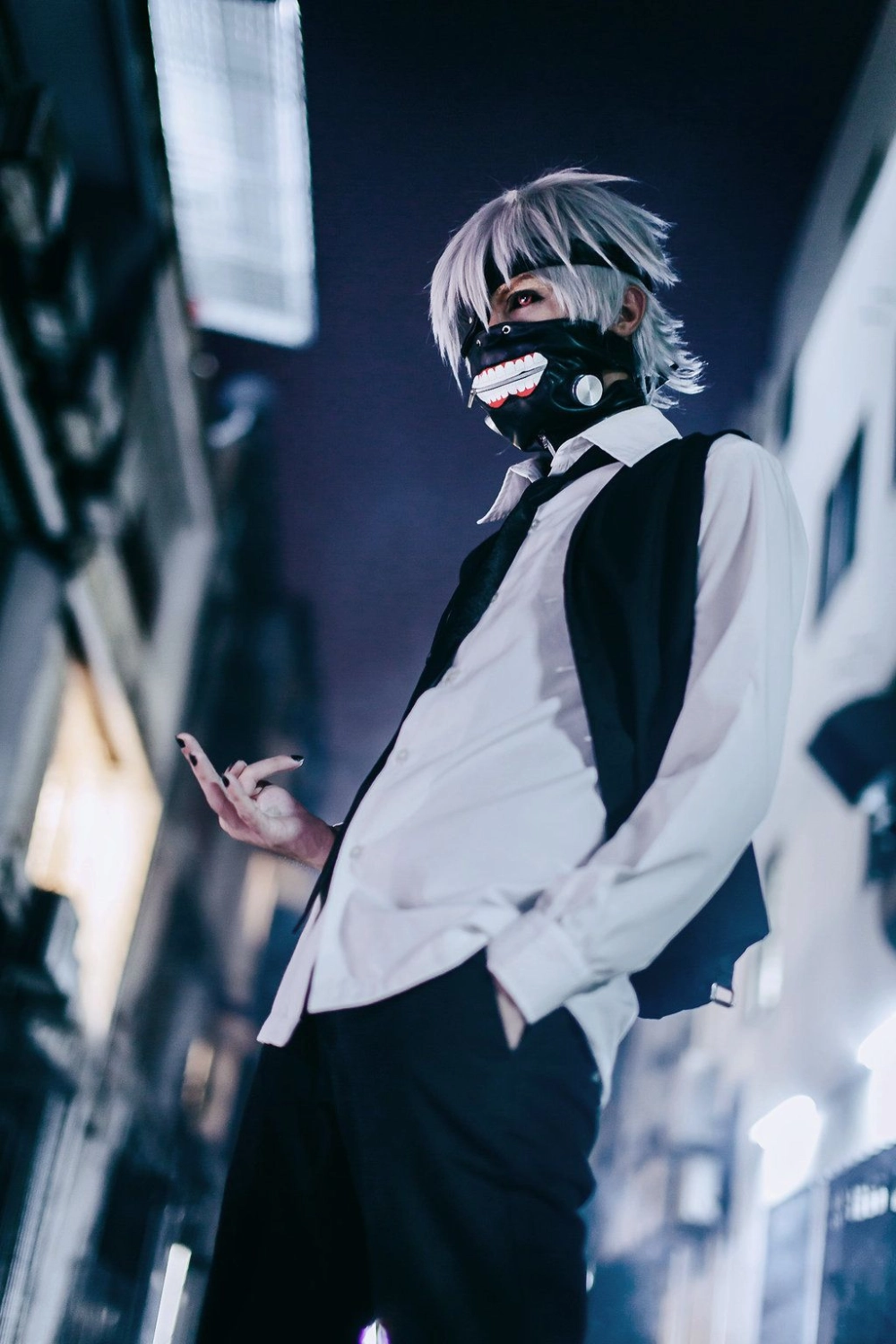 Kaneki Ken cosplay gây ấn tượng bởi vẻ ngoài ám ảnh