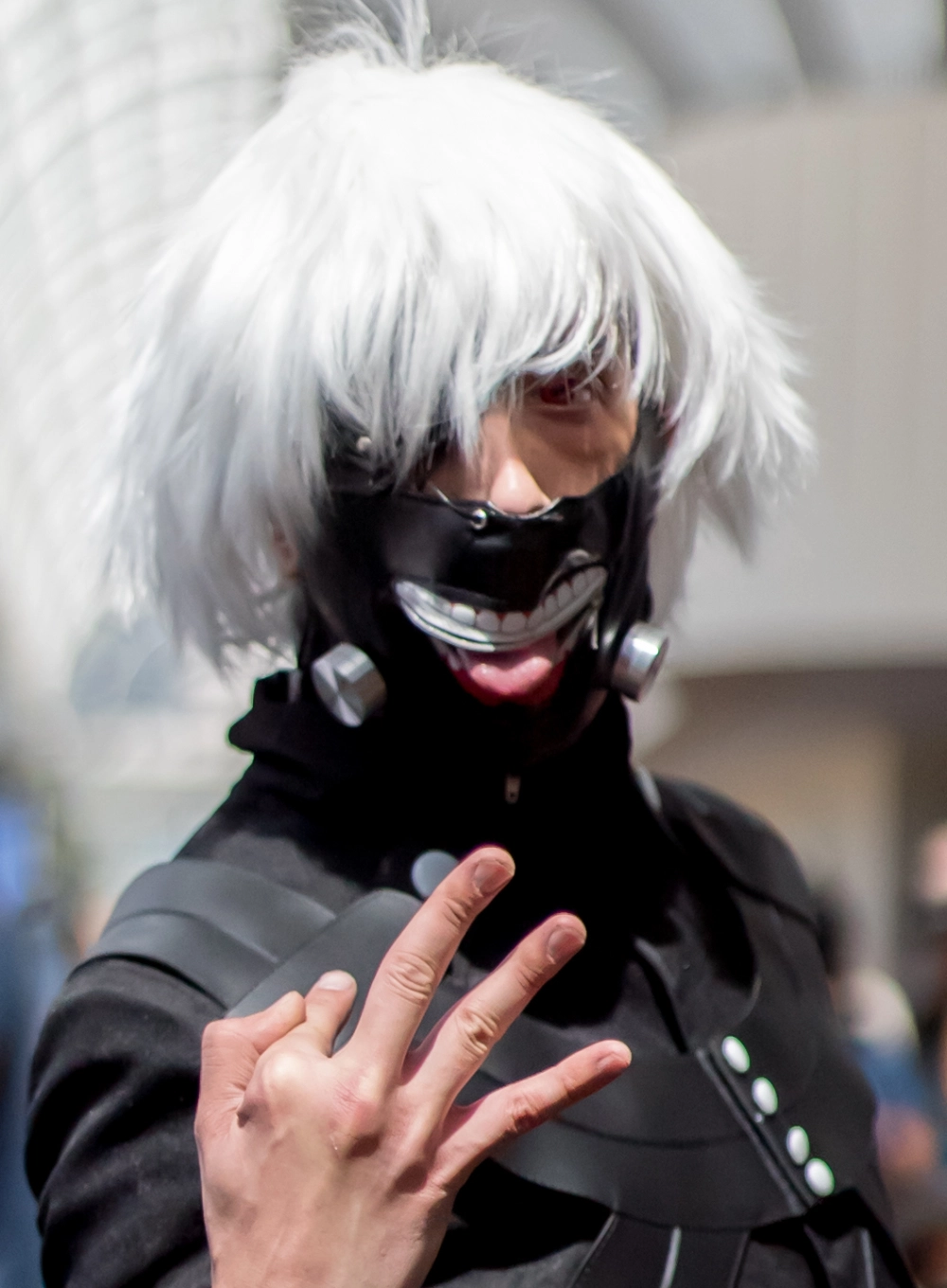 Kaneki cosplay tái hiện chuẩn xác tạo hình từ anime