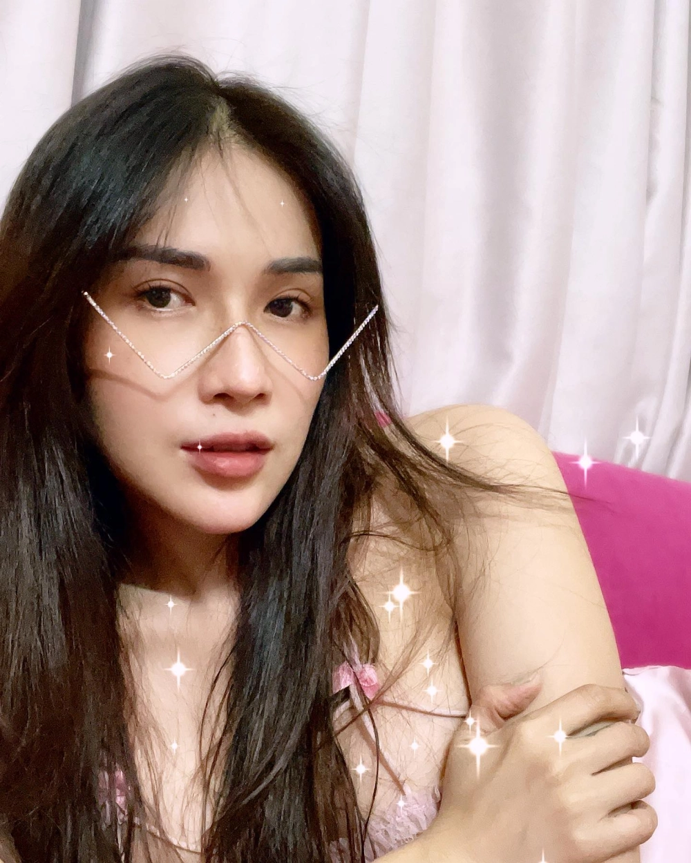 Tìm câu trả lời cho câu hỏi Khả Như bao nhiêu tuổi và thông tin về tuổi tác của cô.