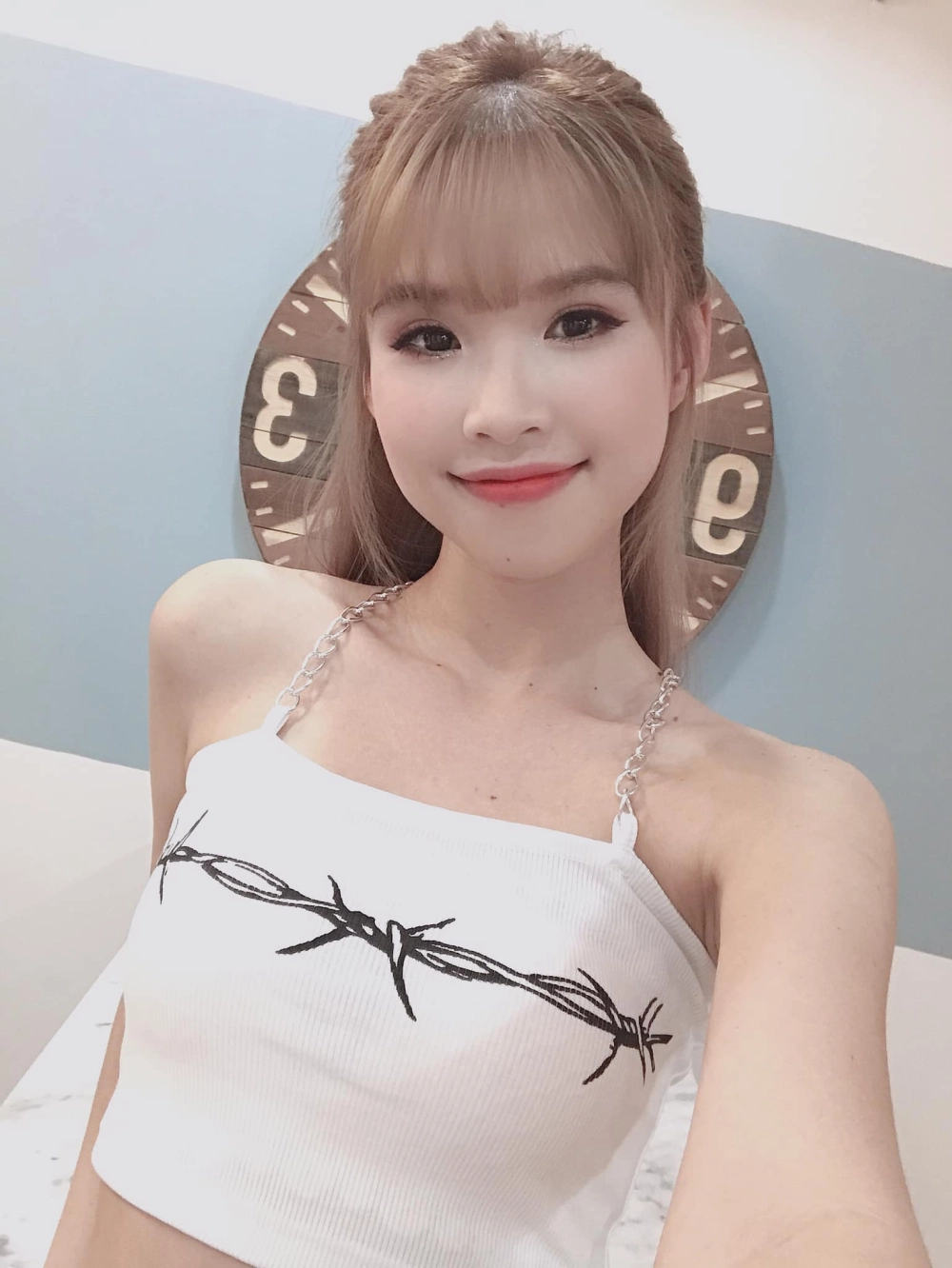Khởi My Gửi Cho Anh gây bão với cốt truyện MV cảm động