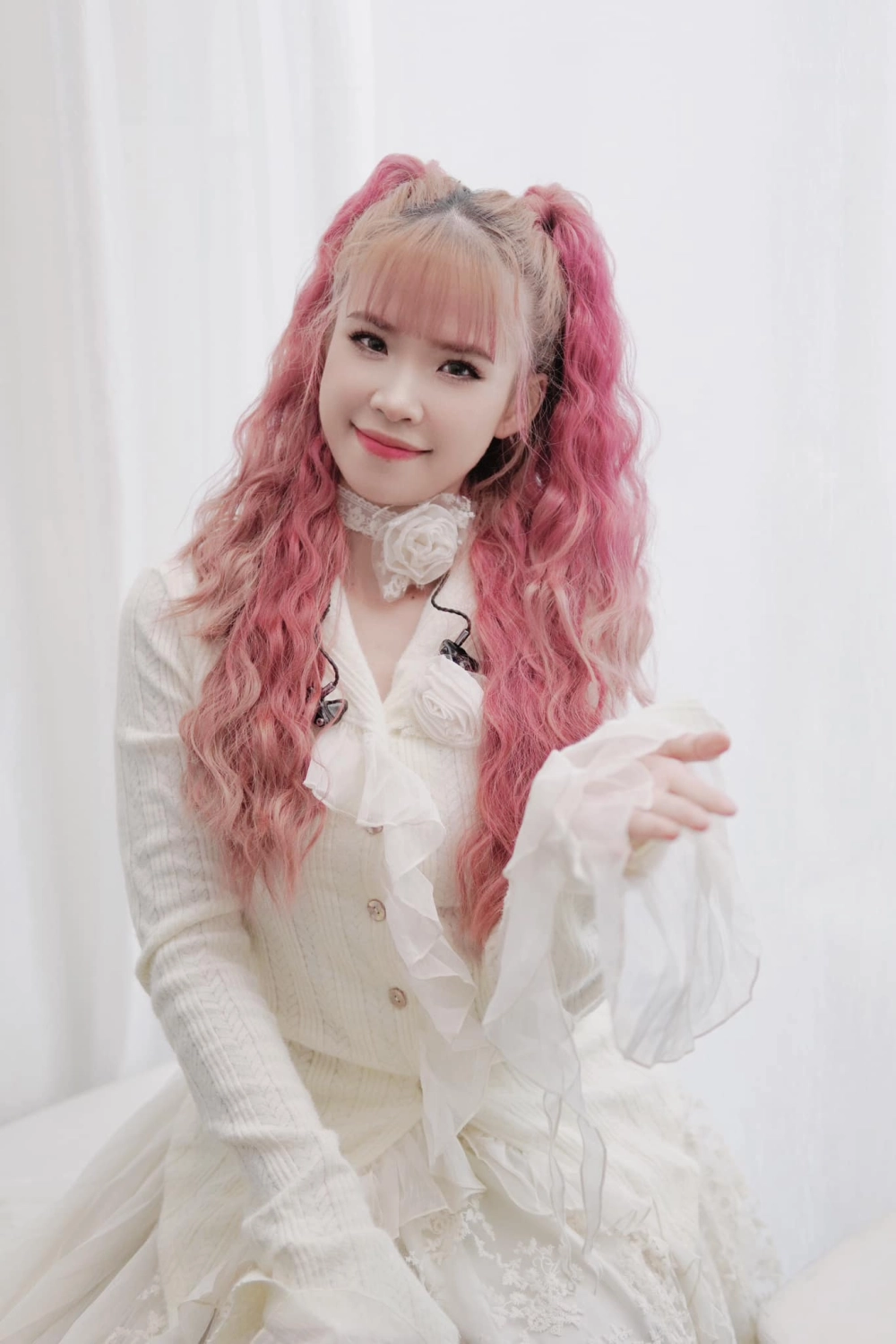 Tiểu sử về Khởi My khiến fan ngỡ ngàng