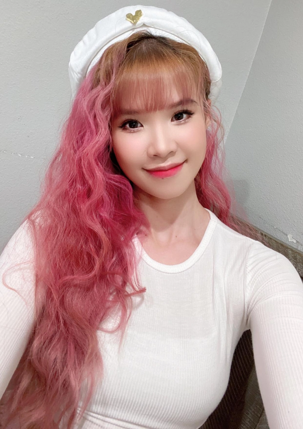 Khởi My chơi game vui nhộn khiến fan thích thú