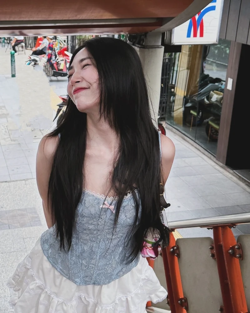 Khổng Tú Quỳnh lạ lắm à nha tỏa sáng với phong cách mới