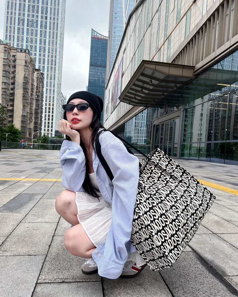 Khổng Tú Quỳnh cao bao nhiêu luôn khiến fan tò mò