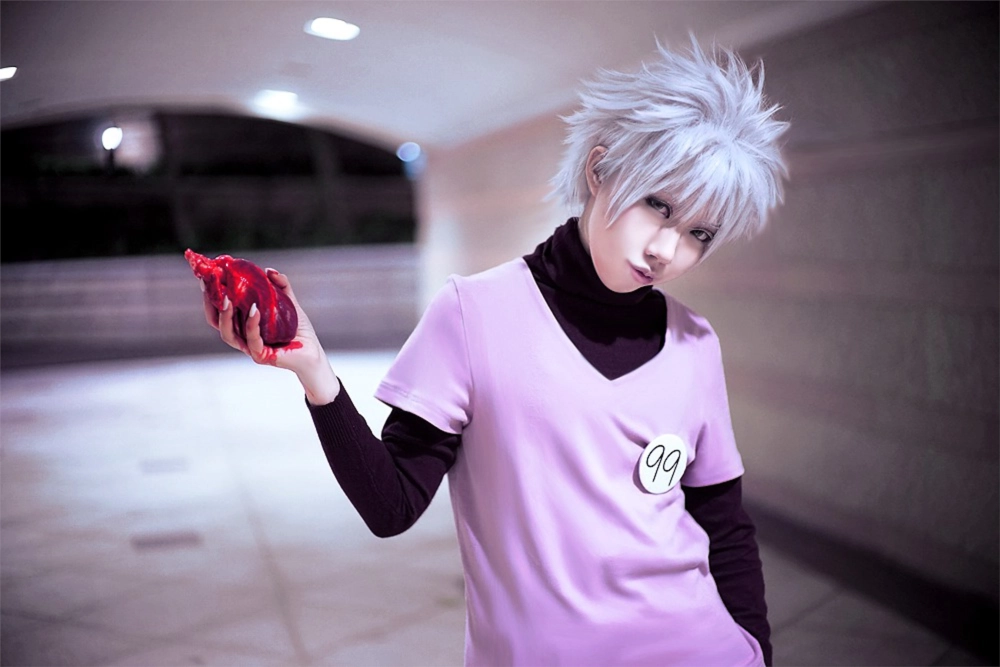 Cosplay Killua tái hiện hoàn hảo thần thái sát thủ