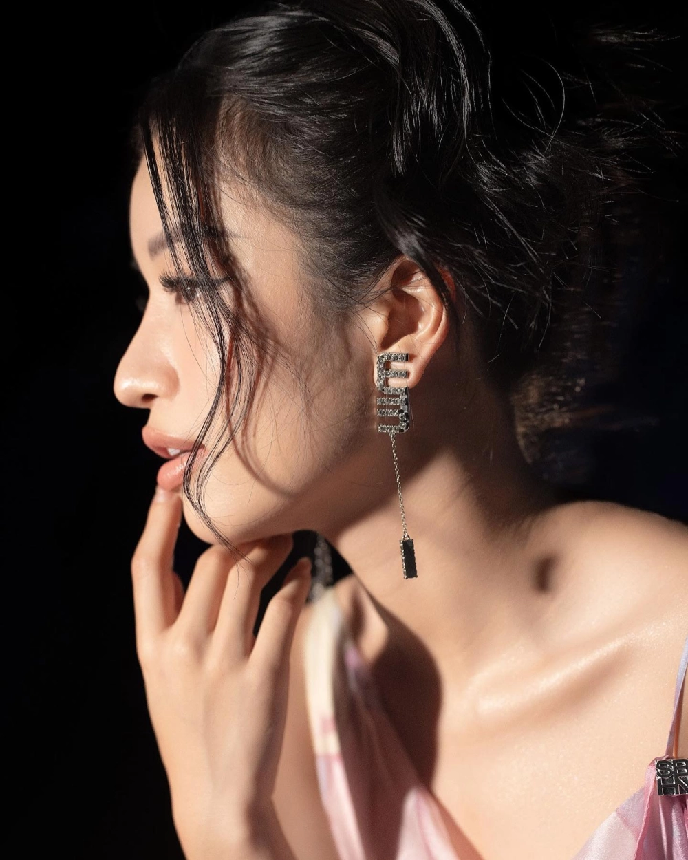Tuổi trẻ thế hệ Bác Hồ Lâm Bảo Ngọc karaoke lan tỏa tinh thần trẻ