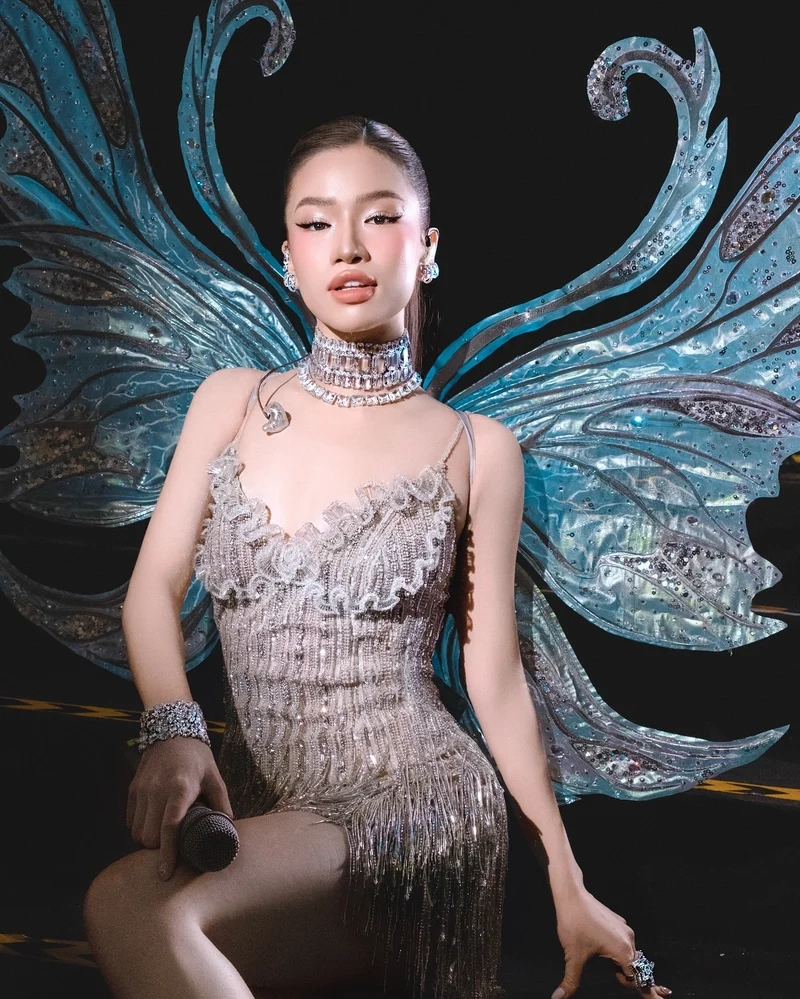 Lâm Bảo Ngọc hát lay động trái tim người yêu nhạc Việt