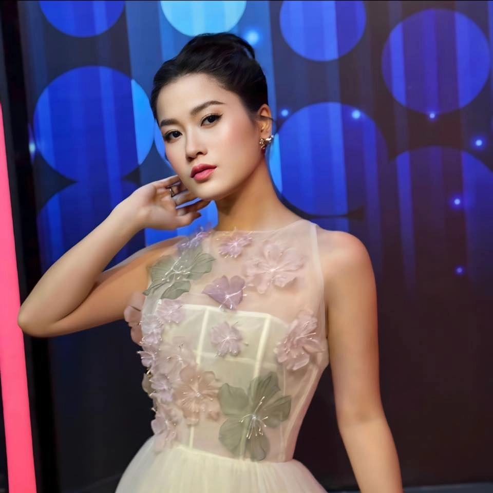Lâm Vỹ Dạ Hát Bolero khiến khán giả bất ngờ bởi giọng ca truyền cảm