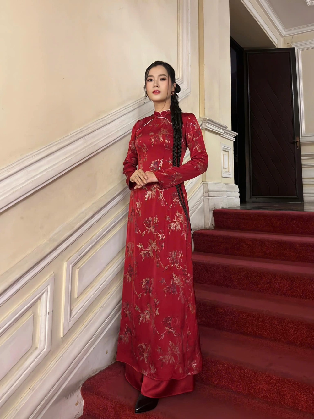 Lâm Vỹ Dạ Chiều Cao khiêm tốn nhưng luôn nổi bật trên sân khấu