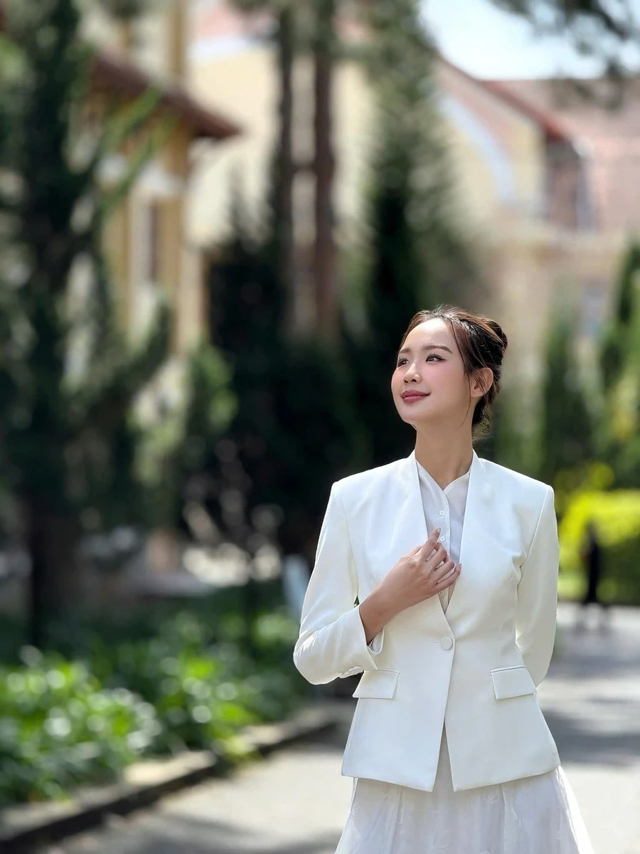 Lê Nguyễn Bảo Ngọc catwalk thần thái chuyên nghiệp