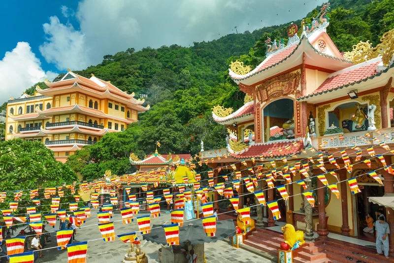 Di tích chùa bà đen mang đậm dấu ấn lịch sử và tâm linh.