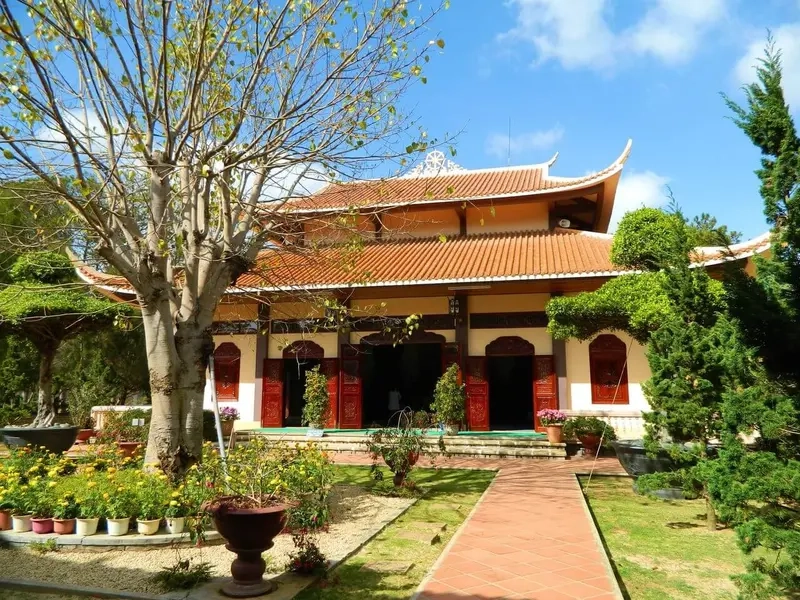 Khám phá kiến trúc độc đáo của chùa trúc lâm đà lạt