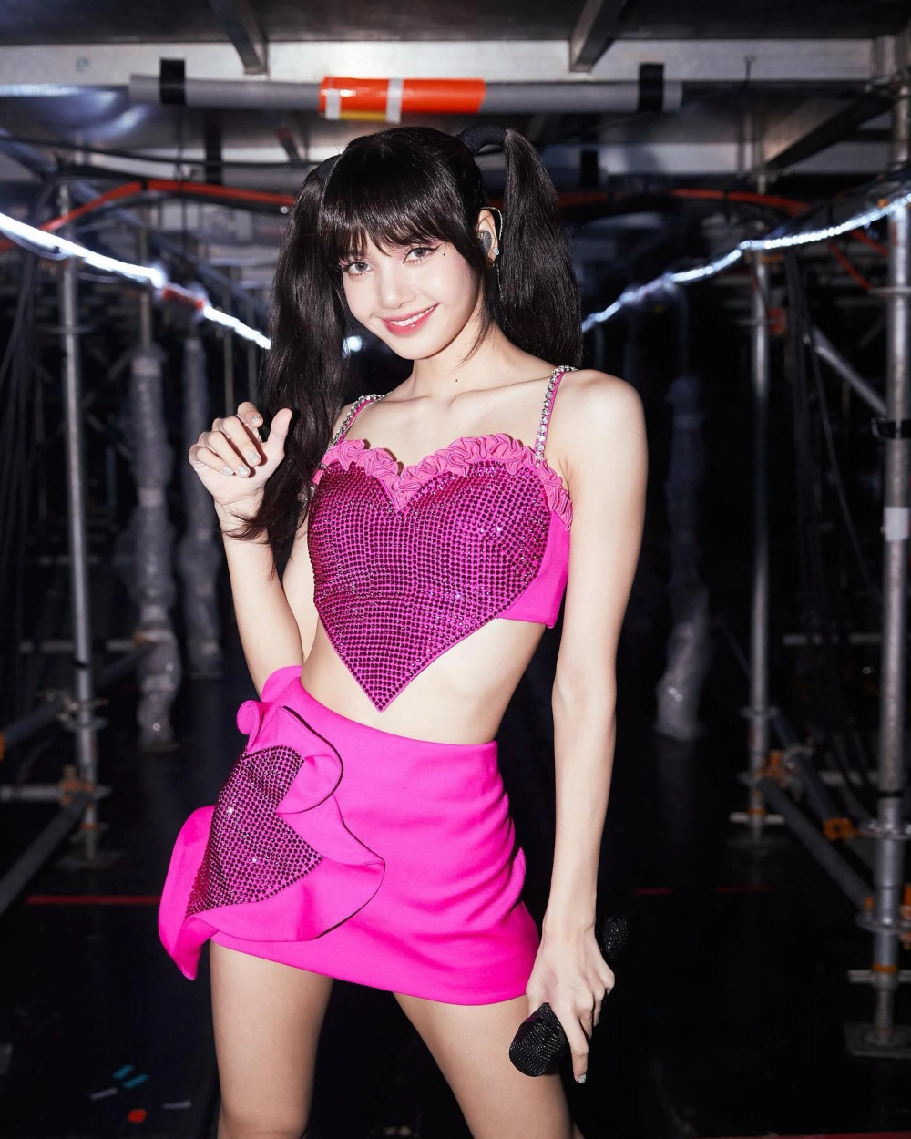 Lisa ngầu, phong cách chất lừ không ai sánh