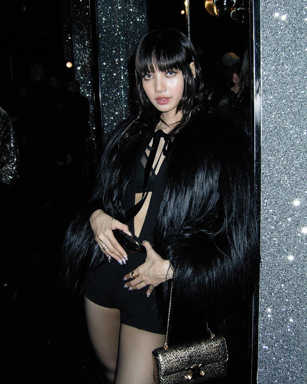 Lisa YouTube, xem ngay video triệu view