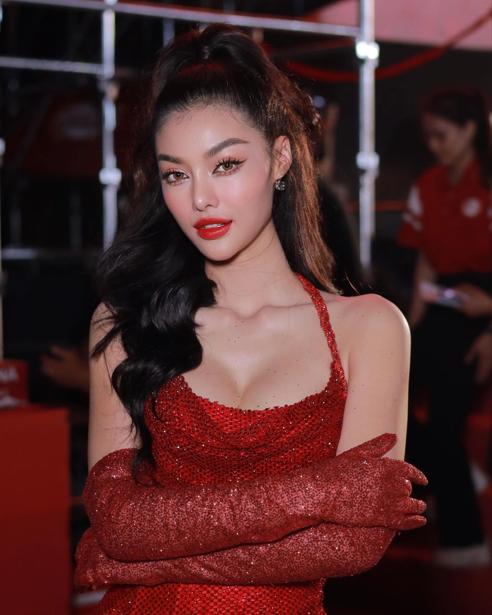 Lona Kiều Loan là ai? Một ngôi sao đa tài, từ á hậu đến rapper và ca sĩ