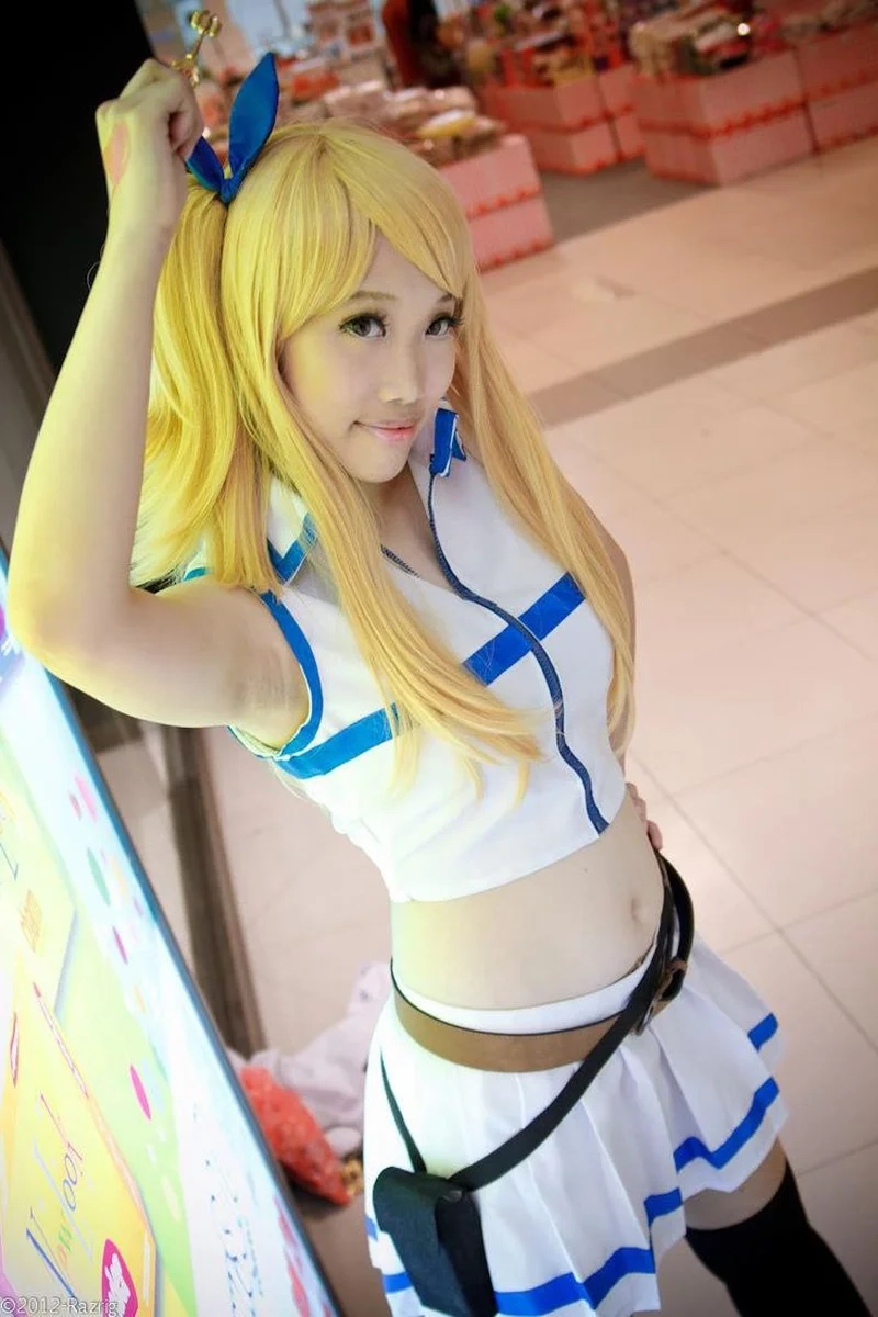 Lucy cosplay với bộ váy tinh linh nổi bật mọi ánh nhìn