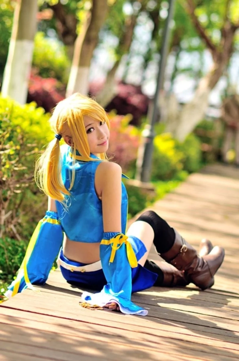 Cosplay Lucy Fairy Tail gợi cảm và mạnh mẽ đúng nguyên tác