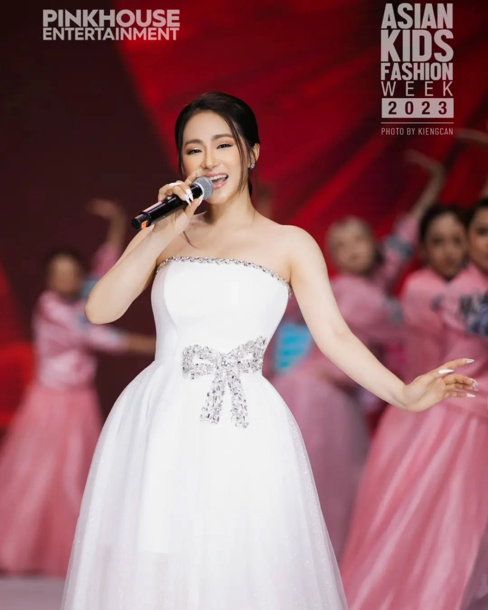 Hình ảnh MV em yêu anh lương bích hữu remix nổi bật