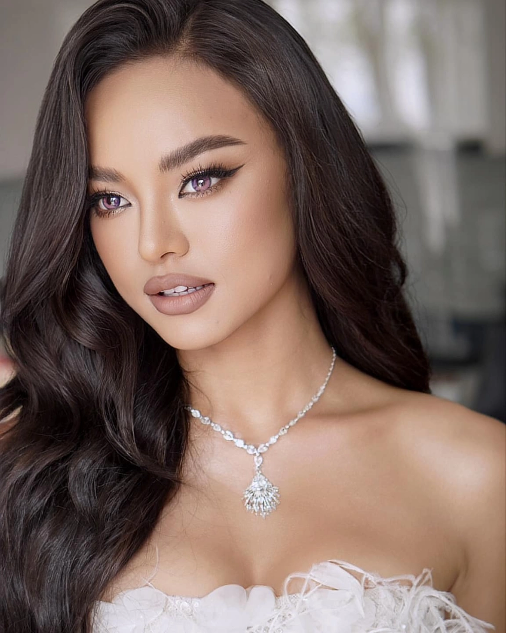 Ngô Mai tên đầy đủ Ngô Thị Quỳnh Mai, gương mặt quen thuộc showbiz