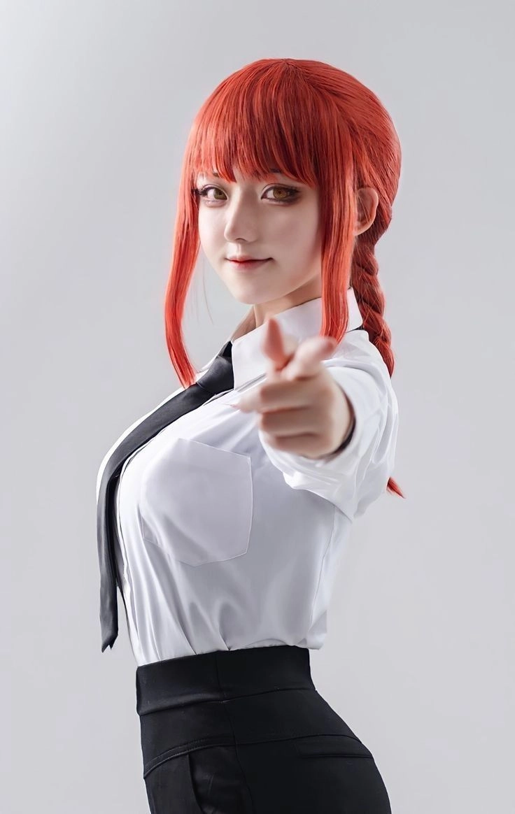 Sexy cosplay Makima tạo hình đầy quyến rũ trong cosplay Makima